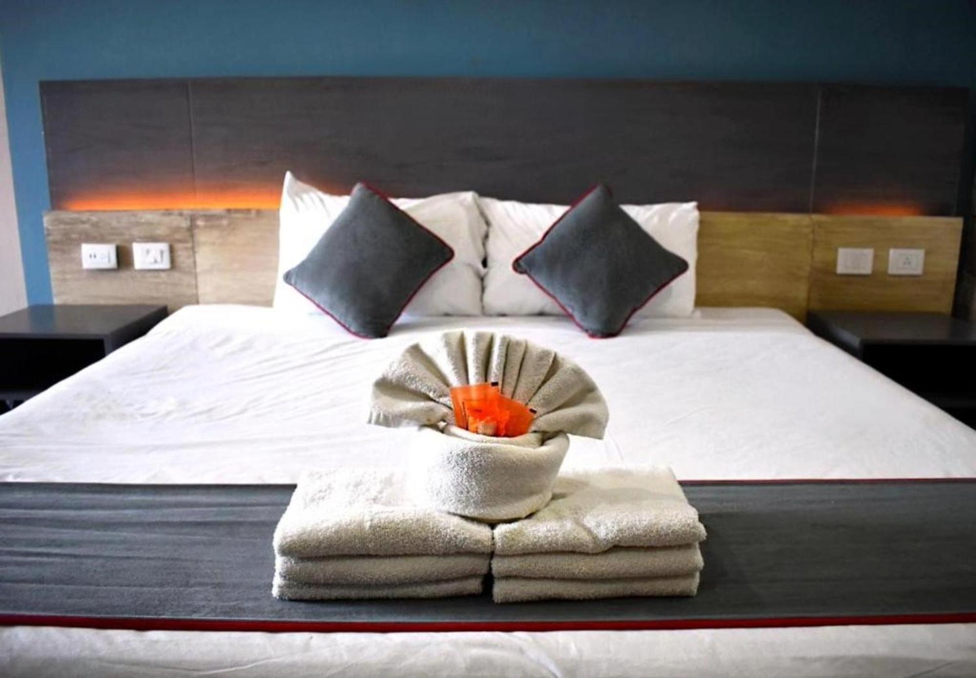 Illusion Xpress I Attraction Hotel Deluxe 신데 델 카르멘 외부 사진