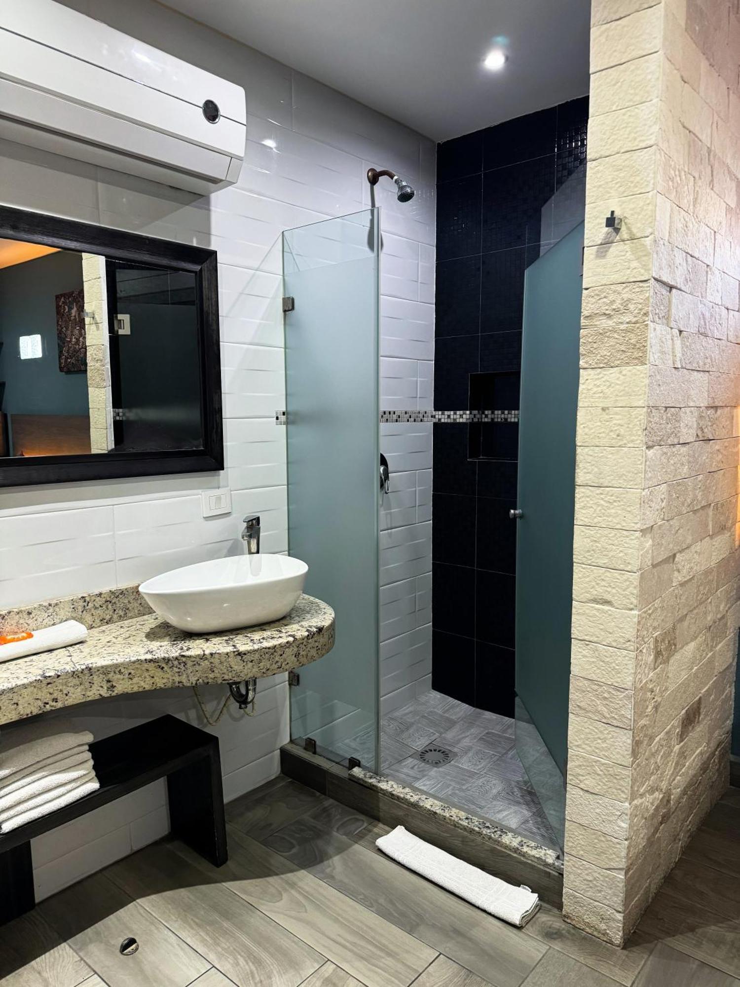 Illusion Xpress I Attraction Hotel Deluxe 신데 델 카르멘 외부 사진